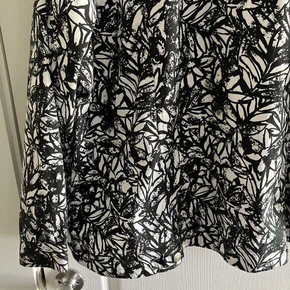 Christopher & Banks Womens Size 3XL Full Snap Front Shacket Floral. - Picture 9 of 14